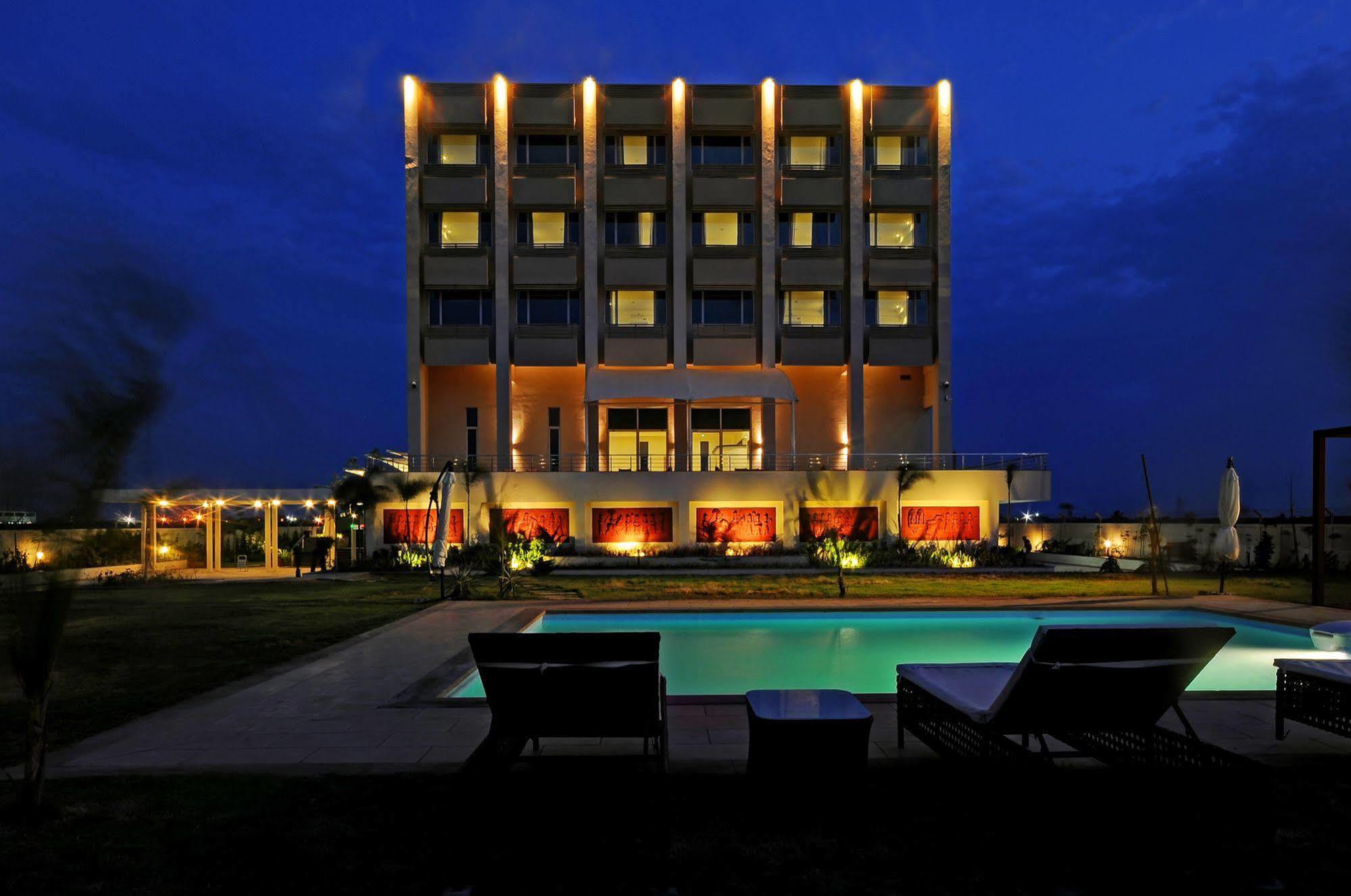 Regenta Central Hestia Dahej, Bhensali Luaran gambar